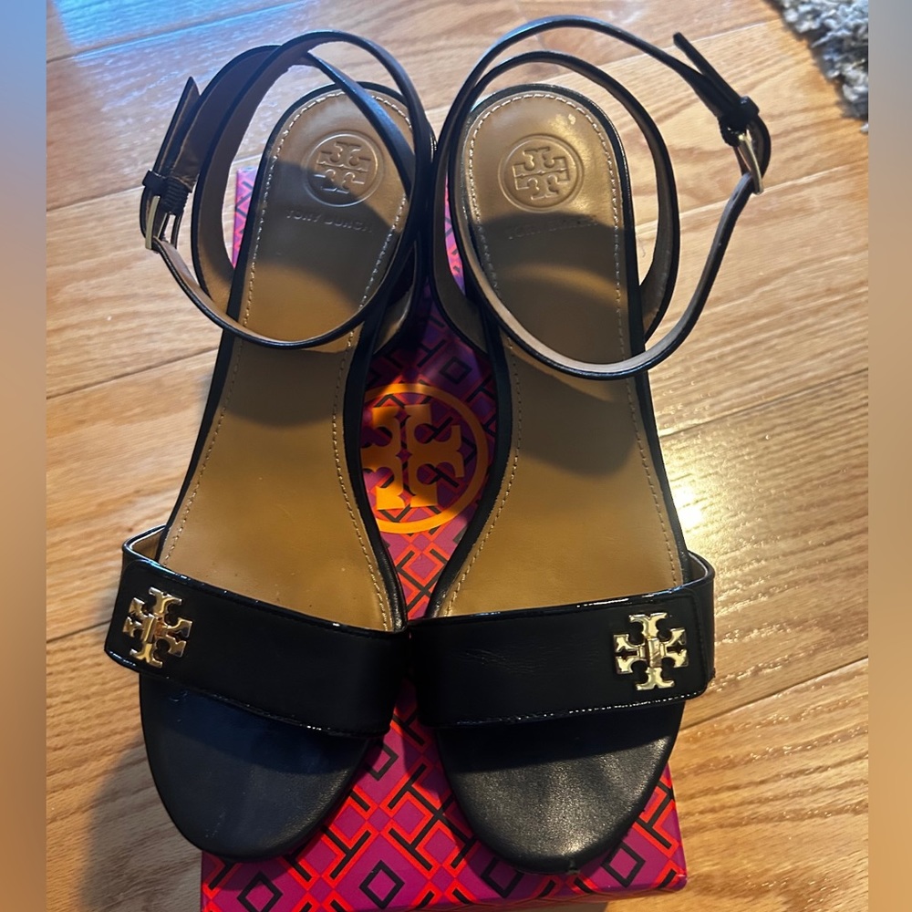 Tory Burch Kira sandals. EUC 7.5